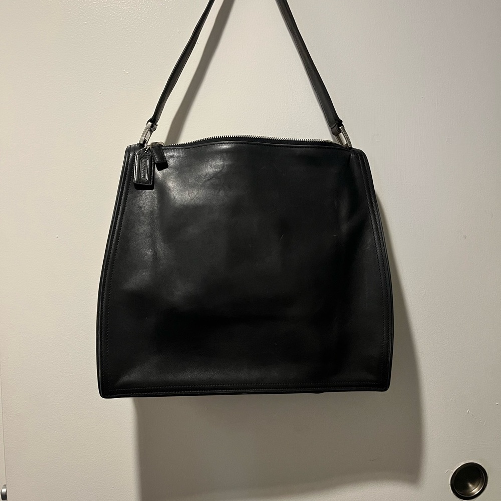 🔥Coach Black Cowhide Leather Shoulder Bag. Excellent Used Condition. - Picture 9 of 12